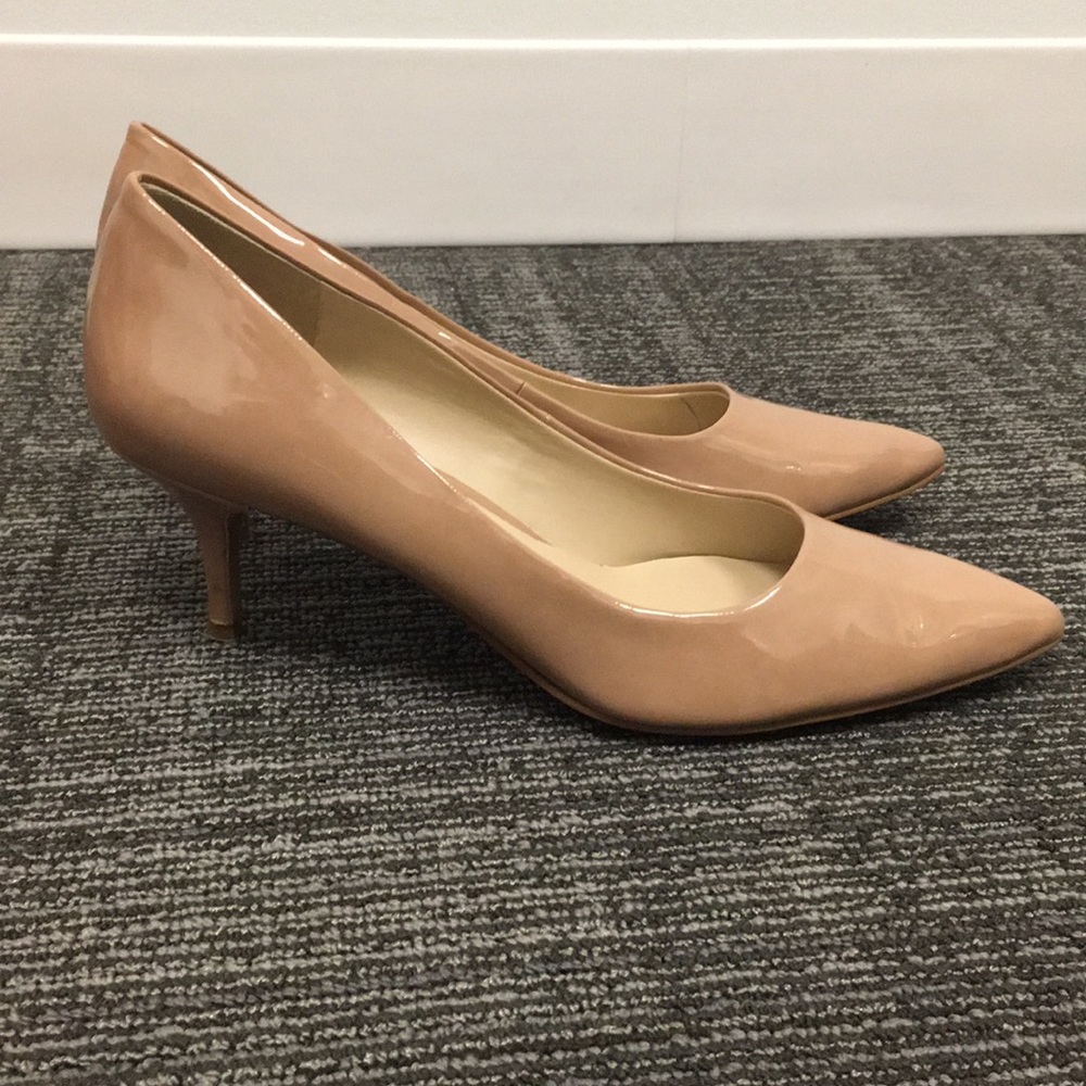 Nine West shiny new pumps
